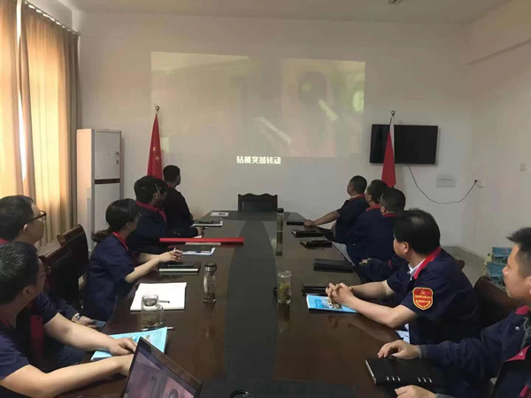 第二建筑工程事業(yè)部召開“強(qiáng)化意識(shí)、防控風(fēng)險(xiǎn)”動(dòng)員會(huì)