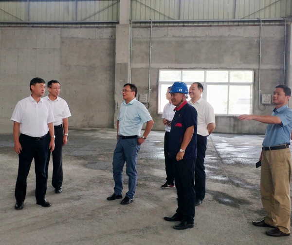 集團(tuán)公司黨委委員、股份公司黨委書記、總經(jīng)理蔣培進(jìn)到矸石項目部調(diào)研 